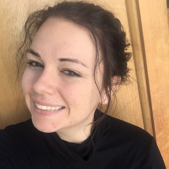 Meet your Posher, Jessica - Picture 1 of 1